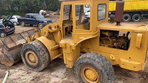 Imagem 1 de 4 de Pá Carregadeira Caterpillar 966
