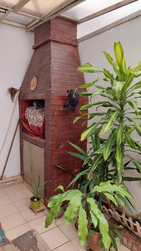 Imagen 13 de 16 de Duplex 3 Ambientes. Con Cochera Y Patio Con Parrilla. Se Escuchan Ofertas. Muy Buena Ubicación