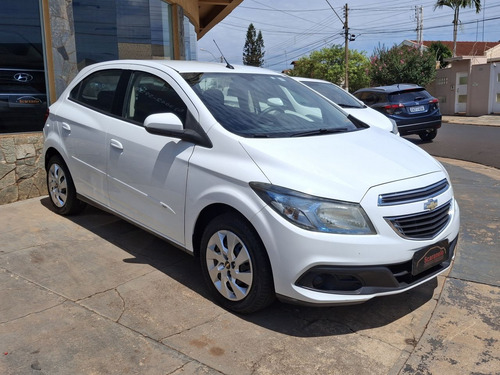 Chevrolet Onix ONIX HATCH LT 1.4 8V FlexPower 5p Mec.