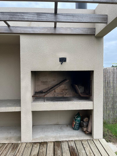 Alquiler De Casa De 3 Dorm En Barrio Privado