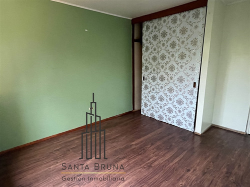 Casa En Venta De 4 Dorm. En Villa Alemana Norte