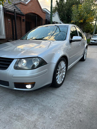 Volkswagen Bora 1.8 Highline T 180cv Cuero