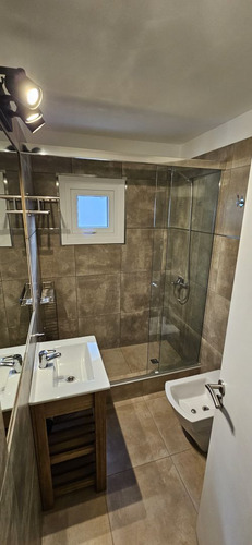 Departamento En Venta De Dos Dormitorios En San Martín De Los Andes, Centro. Duplex