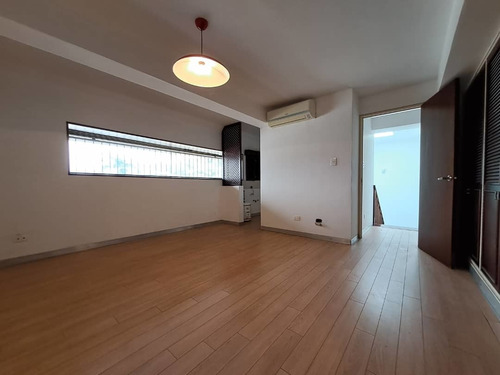 Imagen 17 de 28 de Se Vende Casa 264m2 5h+s/5b/4p Colinas De Santa Monica 6191