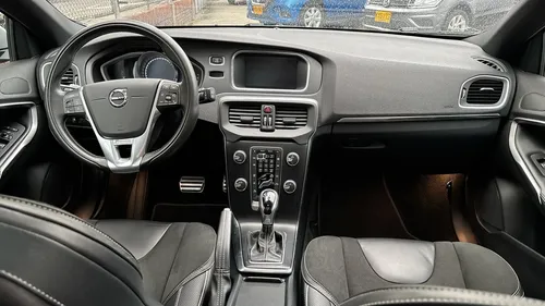 Volvo V40 T4 DRIVE-E R DESIGN HB SEC 2,0
