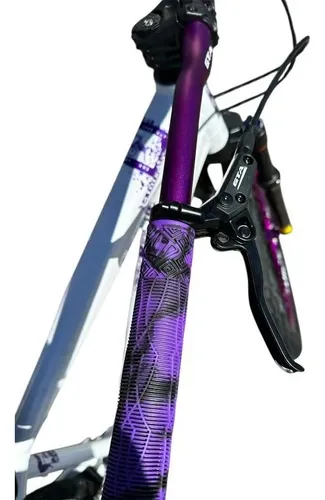 Bicicleta 26 Giosbr 4trix Branco/roxo Cubo Barulhento Hidrau