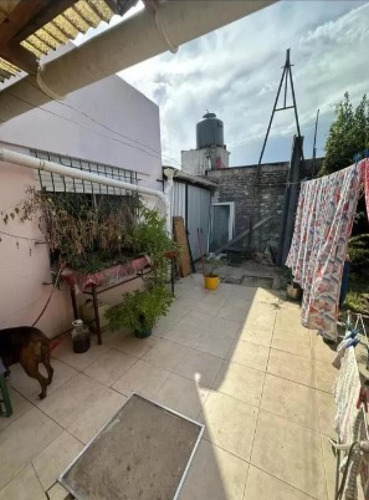 Casa En Venta - 2 Dormitorios 1 Baño - 250mts2 - Temperley