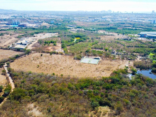 Terreno En Venta En Mazatlan, Sinaloa, Mexico. 37,566 M2 Frente A Nuevo Hospita