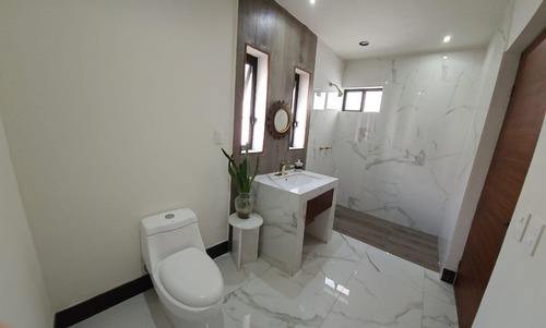 Casa En Venta Col. Chapultepec, San Nicolás De Los Garza