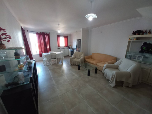 Condominio En Jorge Cafrune 100