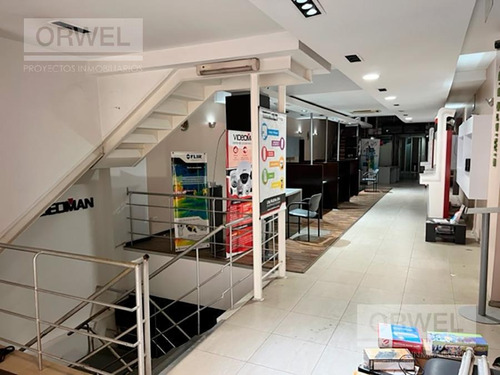 Imagen 3 de 17 de Excelente Local Con Oficinas Y Deposito !! Mucho Potencial !!!