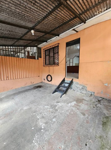 Venta De Casa En San José, Barrio El Tiribi 50 M Oeste De La Capilla Cristo Resucitado