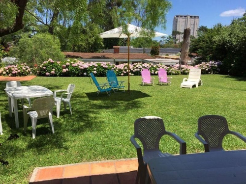 Casa En Venta De 4 Dormitorios En Playa Mansa