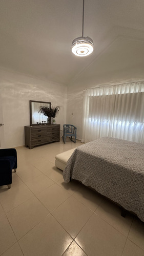 Villa En Venta En Metro Country Club Juan Dolio.