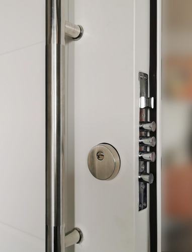 Imagen 6 de 9 de Puerta Exterior De Seguridad Multianclaje Foliada Pvc 70mm