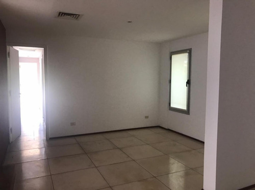 Imagen 16 de 30 de Excelente Casa Sobre Lote Central