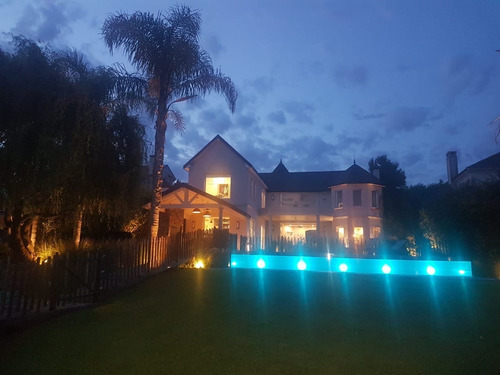 Imagen 4 de 9 de Piscina De Hormigón Completa 8x4 $ 2700000