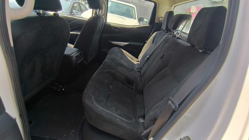 Nissan NP300 2.4 Doble Cabina Se Aa Pack Seg Mt