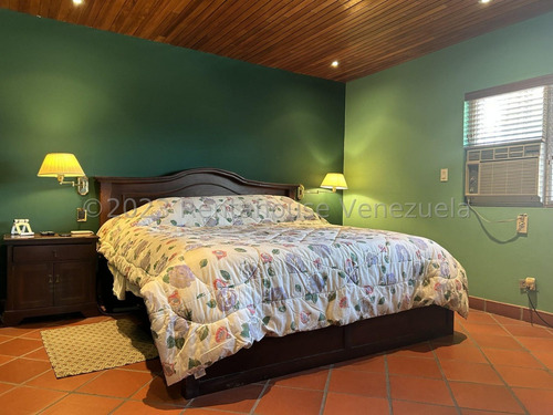 Casa En Venta En Macaracuay Caracas Calle Cerrada Piscina Parrillera Jacuzzi