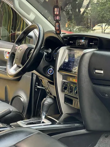 Toyota Fortuner 2.7l Mid
