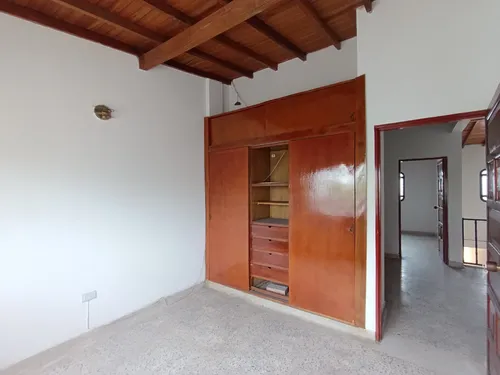 Casa En Venta En Ciudad Jardin. Cod V30481
