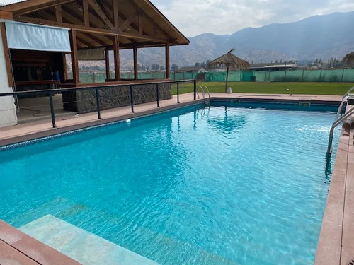 Parcela De 5.000 M² Con Quincho Y Piscina En Padre Hurtado