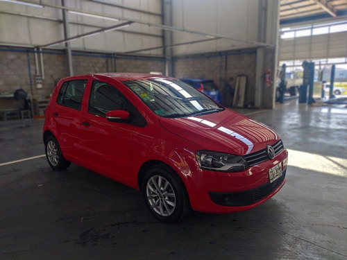 Imagen 5 de 12 de Volkswagen Fox 1.6 5 P Comfortline Pack L/10rojo
