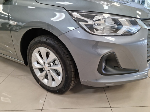 Imagen 4 de 15 de Chevrolet Onix Lt Tech 5p