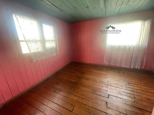Casa En Venta De 5 Dorm. En Curacautín Calle Tarapacá