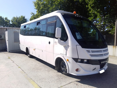 Imagen 3 de 11 de Iveco Daily 70c17 Paso 4350 Scudato 2017 Minibus