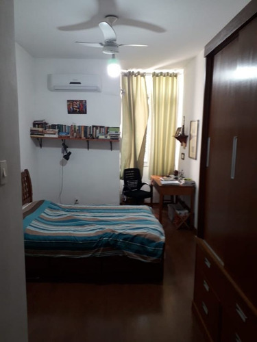 Apartamento À Venda Na Rua Das Laranjeiras, Laranjeiras, Rio De Janeiro - Rj - Liv-10122