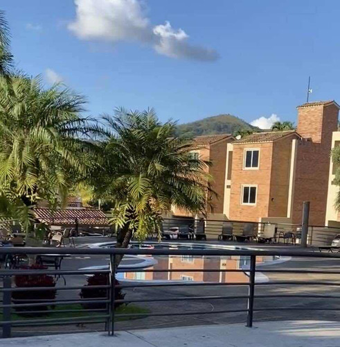 Vendo Exclusivo Townhouse En Altos De Guataparo Valencia