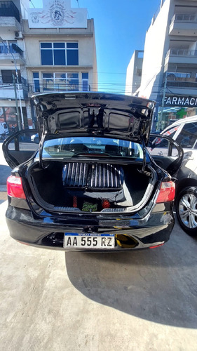 Volkswagen Voyage 1.6 Highline 101cv