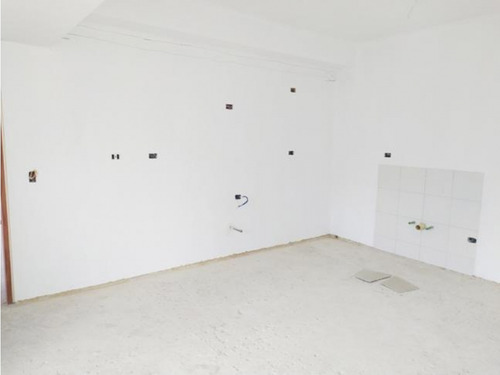 Hermoso Ph En Venta En Lomas De Las Mercedes 244m2 3h+s/4b+s/4p