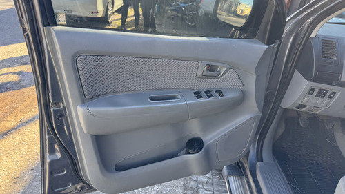 Vendo Mi Hilux Sr 4x4 Muy Buen Estado General Con Varios Acc