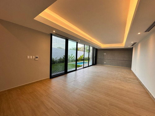 Casa En Venta Merida, Conkal, Privada Olivia, Una Planta, Entrega Inmediata.