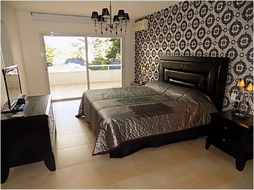 Excelente Casa En Boulevard Park. Mansa- Ref: 18116