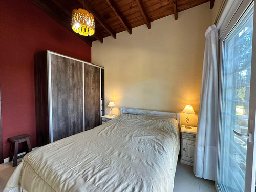 Moderna Casa En Venta, Pinamar, 4 Dormitorios Con Psicina Climatizada, Vinoteca. Financiacion