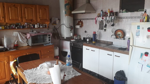 Inmueble Compuesto Por 2 Viviendas, Venta En Block - La Tablada