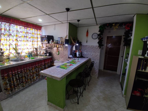 Imagen 14 de 19 de Se Vende Hermosa Moderna Y Remodelada Casa En Los Acuarianos El Limon Zona Aragua Buen Precio 04243785803