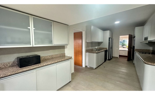 Vendo Apto 223m2 4h/5b/3p Lomas De La Lagunita 2890