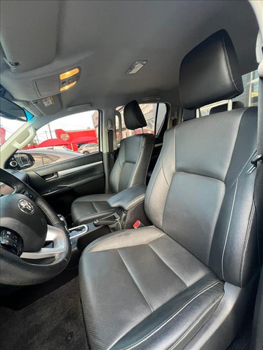 Toyota Hilux 2.8 D-4D TURBO DIESEL CD SRX 4X4 AUTOMÁTICO