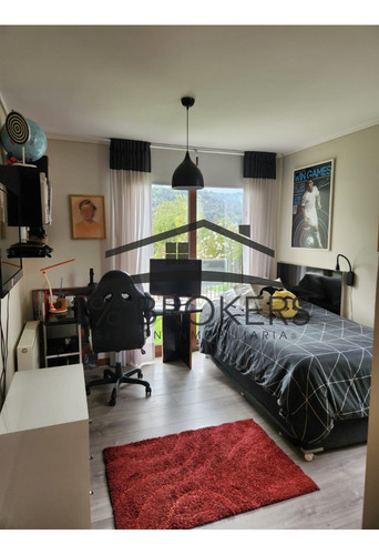 Increible Casa En Exclusivo Condominio De Lo Barnechea