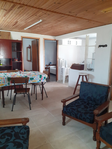 Casa 3 Dormitorios, A 200 Mts De La Costa, Amplia Vista Al Mar.