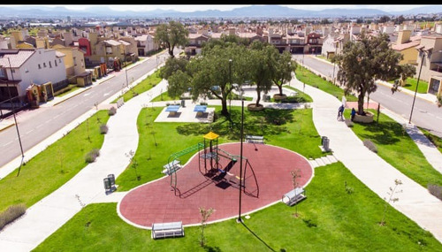 Casa En Pachuca Hidalgo Con 3 Recamaras, En Privada Con Alberca