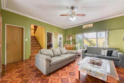 Venta Casa 5 Dormitorios En Boedo Cochera Patio