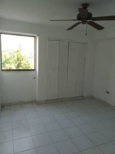 Imagen 11 de 24 de Dorata Realty Vende Hermoso Apartamento Res. Canaima Valles De Camoruco