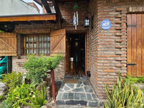 Casa En Venta 5 Ambientes En Ituzaingó Norte