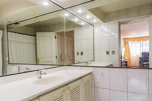 Departamento En Venta De 2 Dorm. En Las Condes
