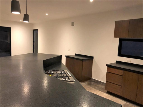 Imagen 4 de 17 de Casa En Venta, 4 Recamaras, Piscina En Lagos Del Sol, Cancún.